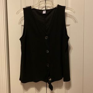 Sleeveless black top